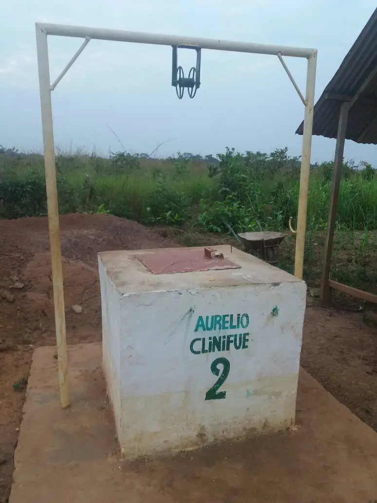 Pozo de agua en Kingoue con cliniFUE